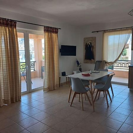 Sophie'S Sunny Spot 1 Apartman Yefira Kültér fotó
